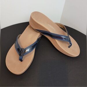 Vionic Sandals wide size 11